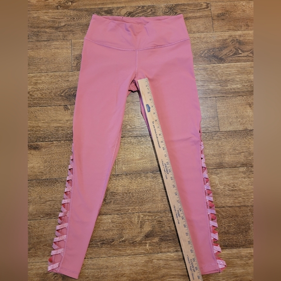 Victoria's Secret Pants - NWOT Victoria's Secret Sport Knockout Leggings in Empire Rose Size Medium